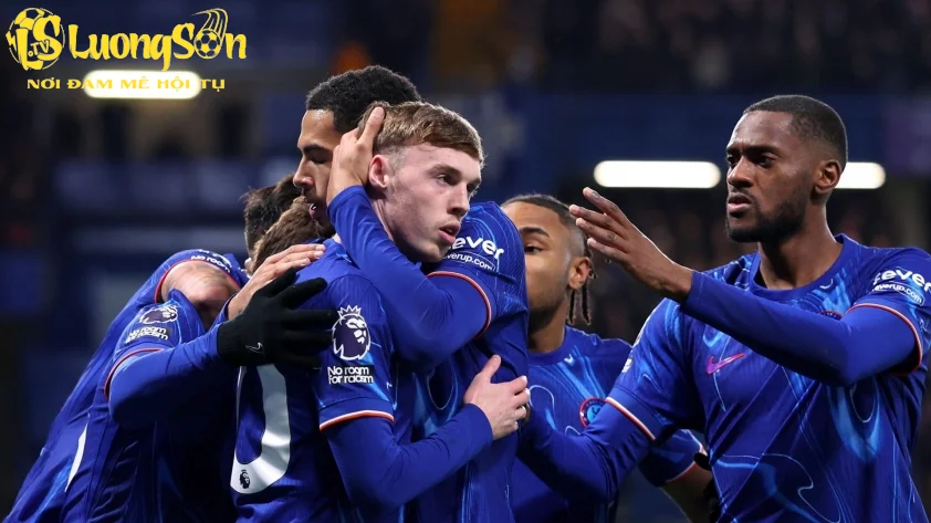 Chelsea đang gặp khó khăn khi thiếu vắng một thủ lĩnh trên sân (Ảnh: SkySport).