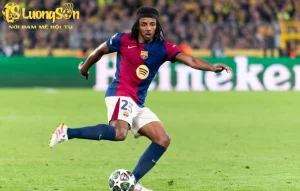 Jules Kounde được Chelsea theo đuổi với mức giá khủng