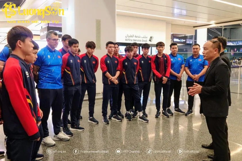 Tổng thư ký VFF Nguyễn Văn Phú gặp gỡ đội tuyển U17 Việt Nam