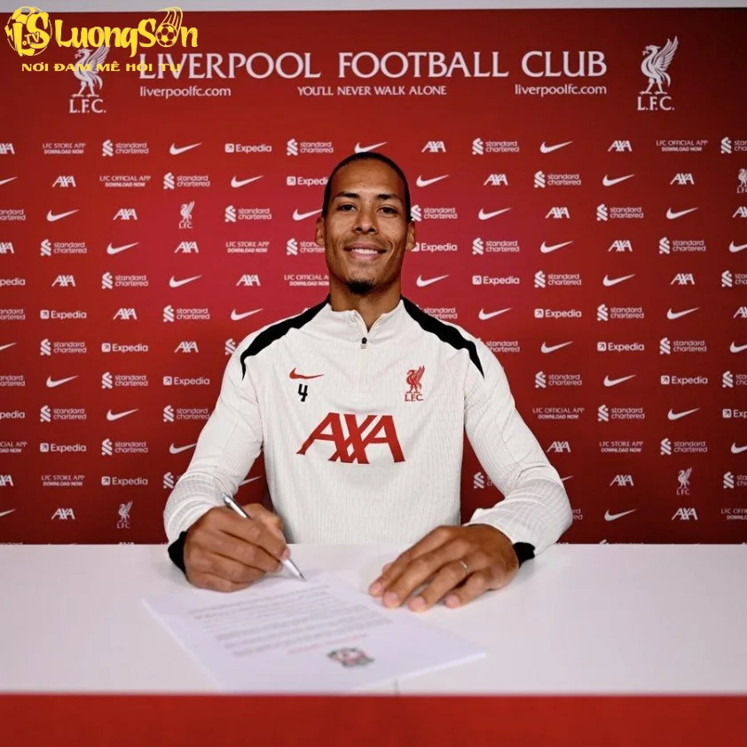 Van Dijk chính thức gia hạn hợp đồng với Liverpool (Ảnh: X Liver).